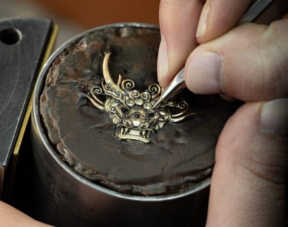 J0135230091 TOURBILLON SKELET RED GOLD DRAGON MASK WORKSHOP 05 scaled e1759753282670