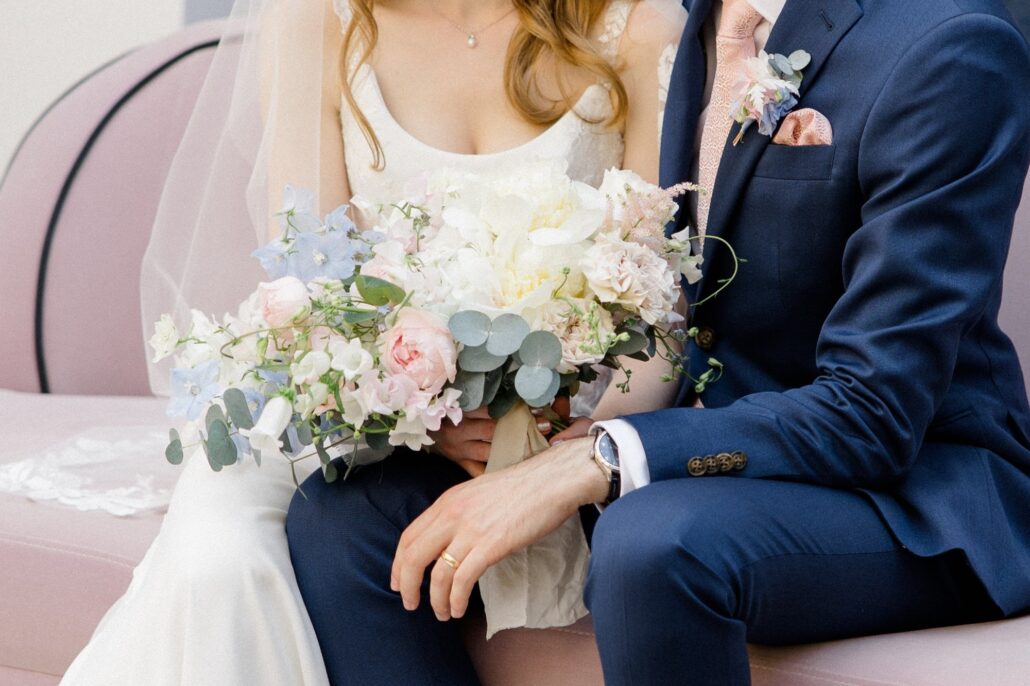 KIDRS wedding couple innercourtyard 1 Copyright Hotel Taschenbergpalais Kempinski Dresden