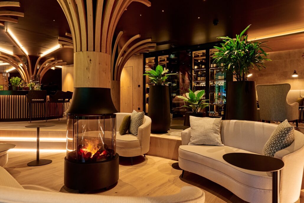 Kamin Lounge c Naturhotel Fischerwirt 1