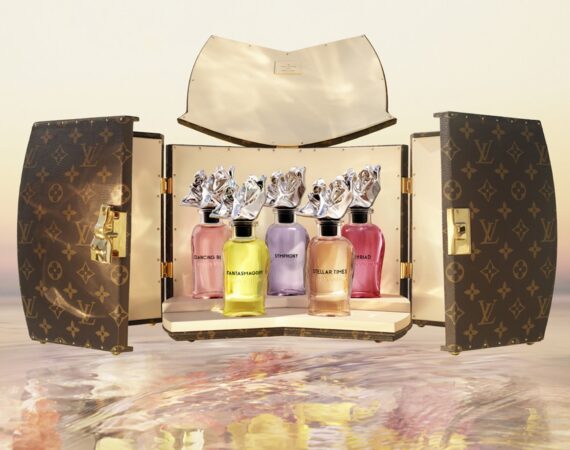 PARFUMS LESEXTRAITS STILLLIFE VISUAL 04 FLACONNIER PRESS 1080x1350 e1760617734562