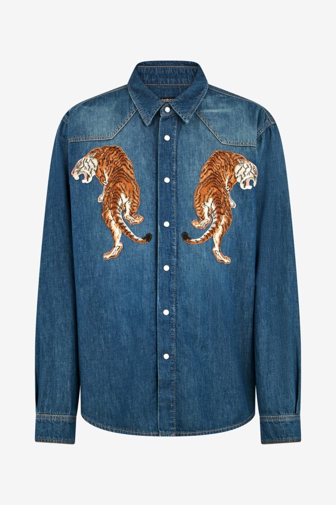 WNJ72BDAR3704513 ECOM STILL