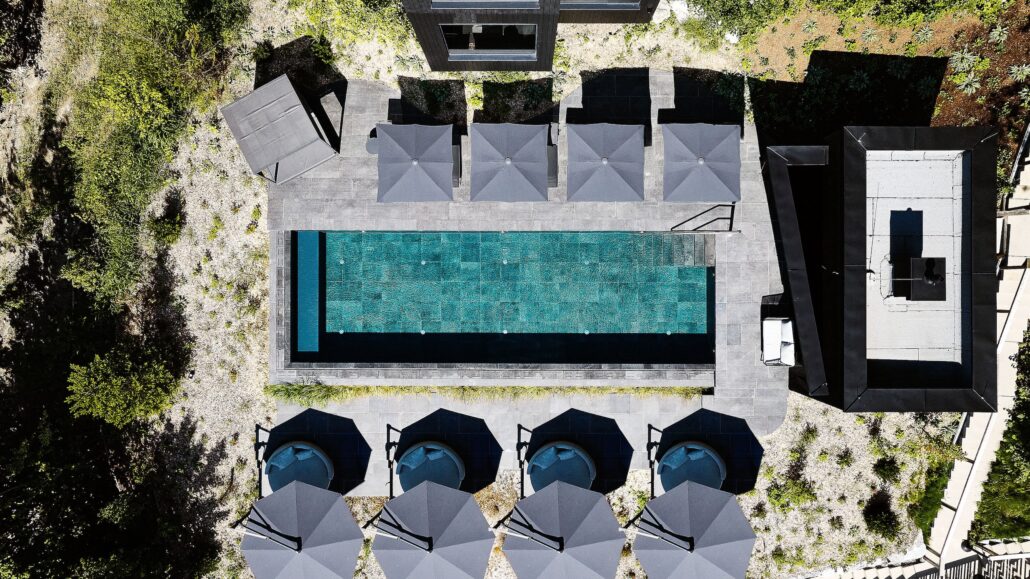 WaldSPA Infinity Pool c Naturhotel Fischerwirt 14