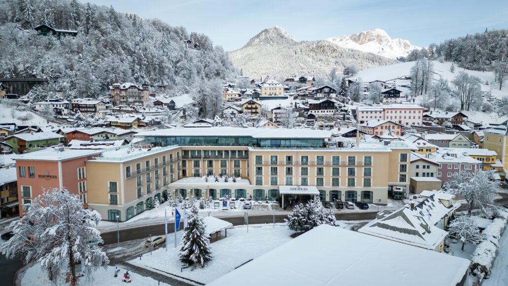 Aussenansicht im Winter Hotel Edelweiss Berchtesgaden