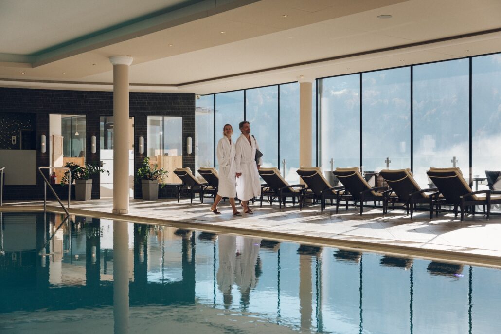 Indoorpool Wellnessbereich c nectarandpulse Hotel Edelweiss Berchtesgaden