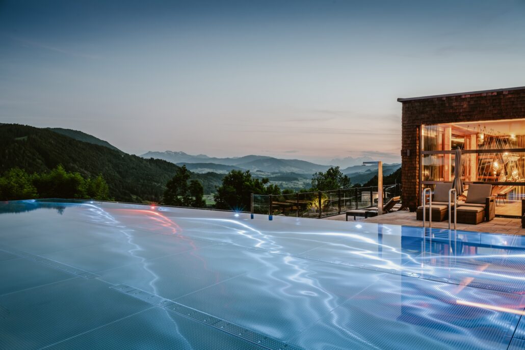 Infinitypool Bergkristall mein Resort im Allgaeu © guenterstandl.de 3
