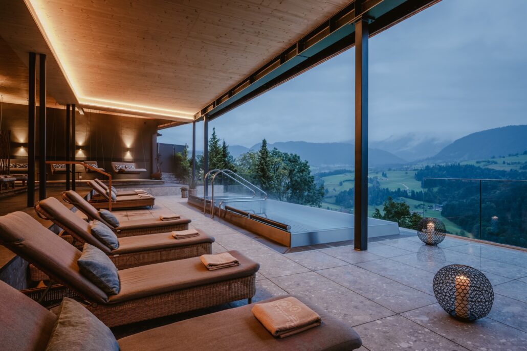 Outdoorpool Bergkristall c Guenter Standl