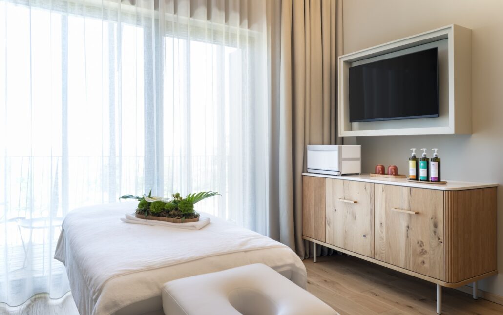 WALD.WEIT Massageraum © Tim Karapetian 1