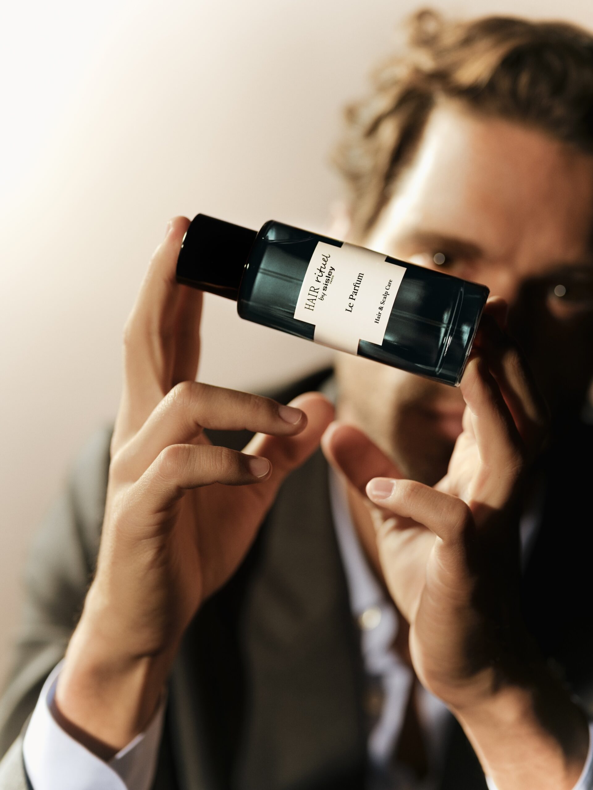 169010 visual model Le Parfum 2025 5 scaled