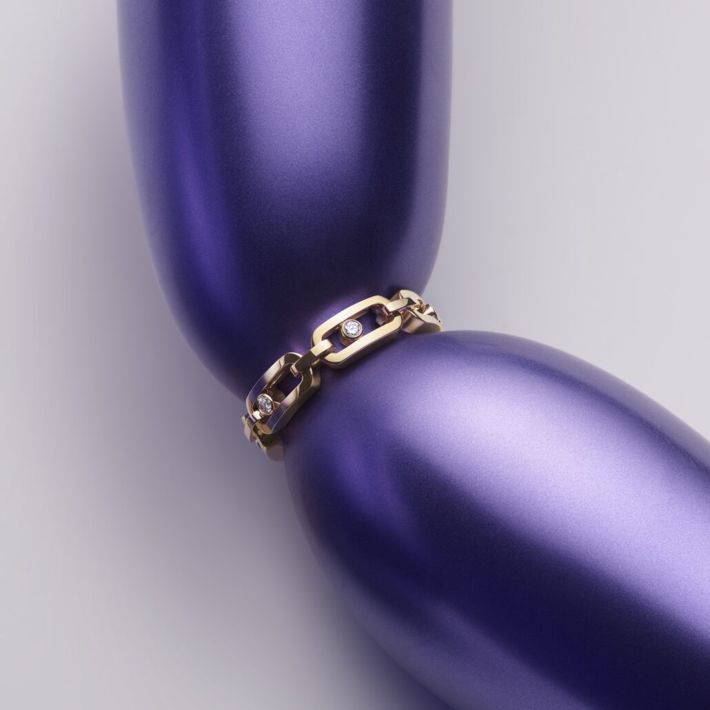 2 Messika Seasonal Shoot Holiday Season 2025 Bague Move Link Still Life 11 © Isabelle Bonjean