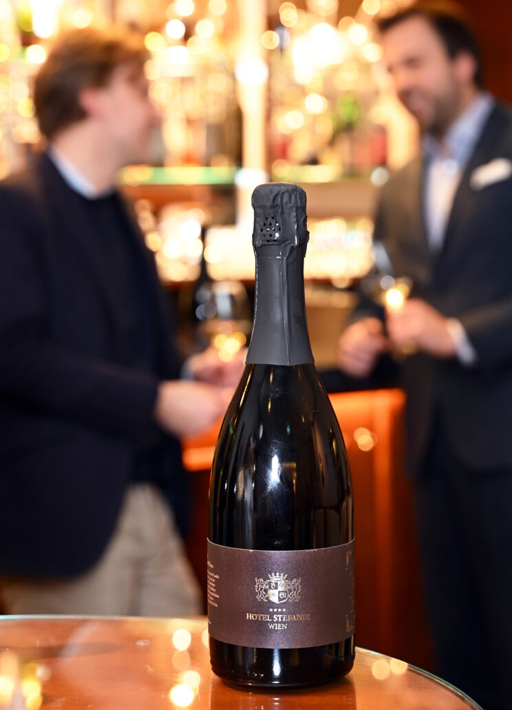 04 Exklusive KATTUS Schaumweinabfuellung fuer das Hotel Stefanie © leisure communications Christian Jobst