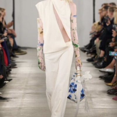 In Leichtigkeit und Bewegung mit Sportmax Sommer Kollektion