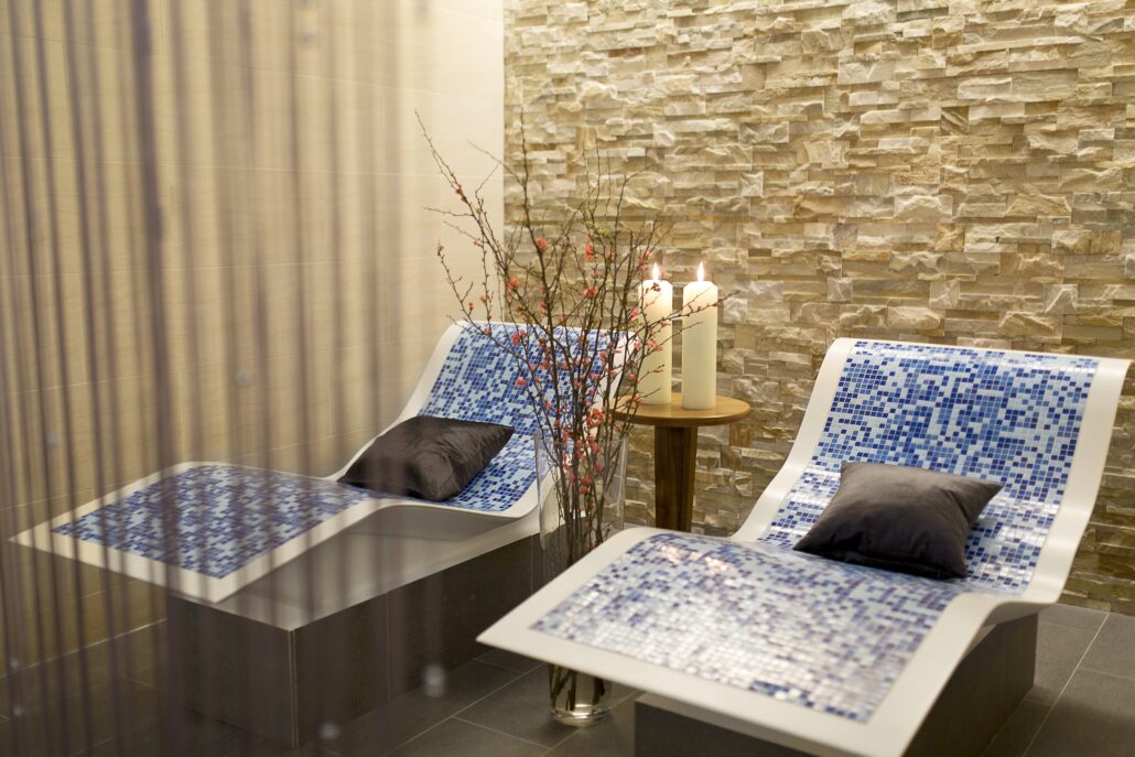 ritzVIERZgr 1296973 Ritz Carlton Hotel image