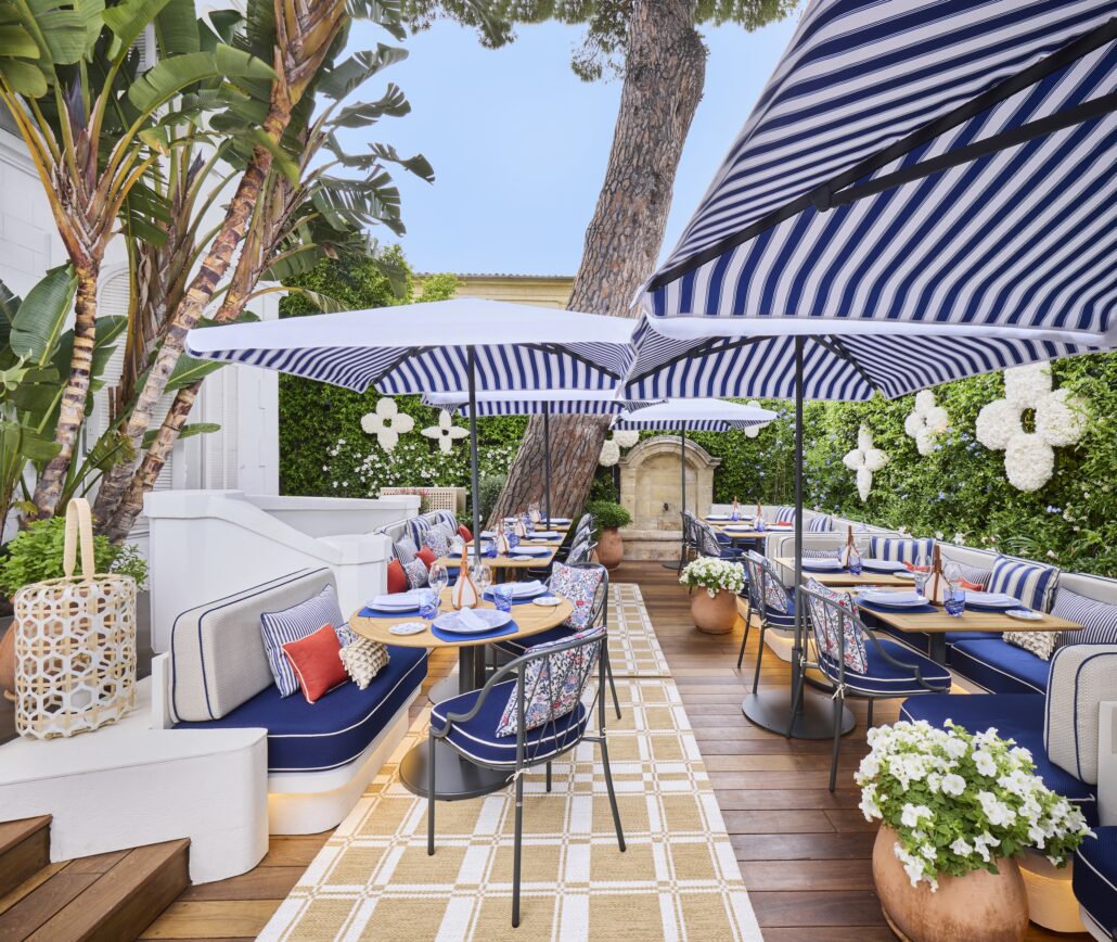 4467 LV 25 05 09 St Tropez White Resto LV