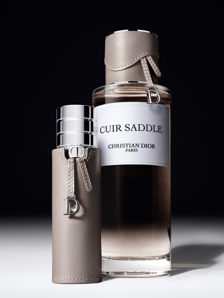 F230 LCP CUIR SADDLE 25 P06E DUO TRAVEL SPRAY L4 RVB V8