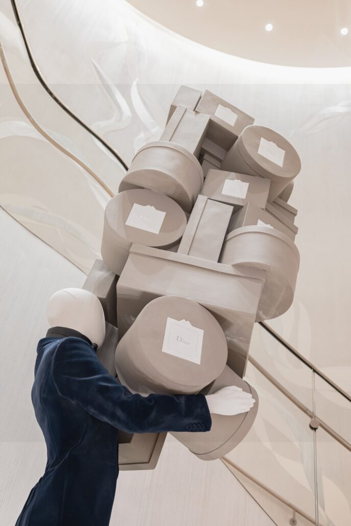 HONG KONG PACIFIC PALACE © KEN MAK 1