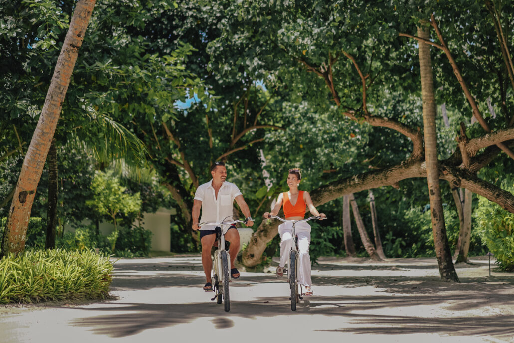 Kuda Villingili Lifestyle Couple Bicycle 1