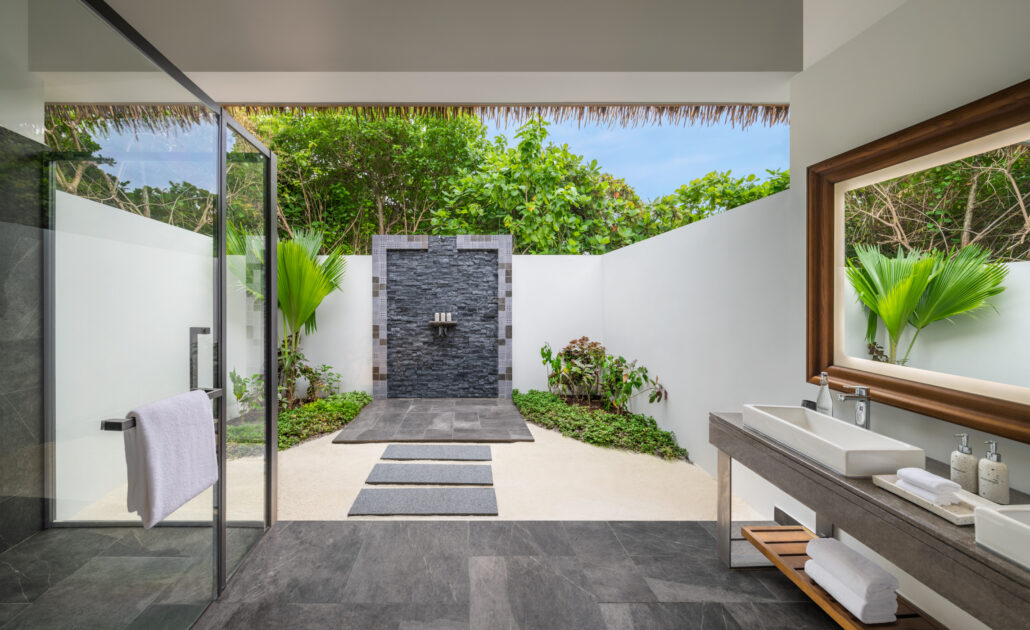 Le Meridien Maldives Resort Spa Beach Villa Bathroom ©Le Meridien Maldives Resort Spa