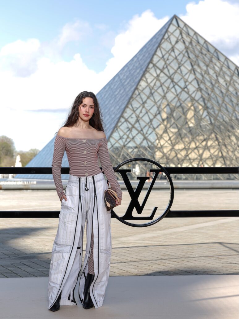 11 URASSAYA SPERBUND 1