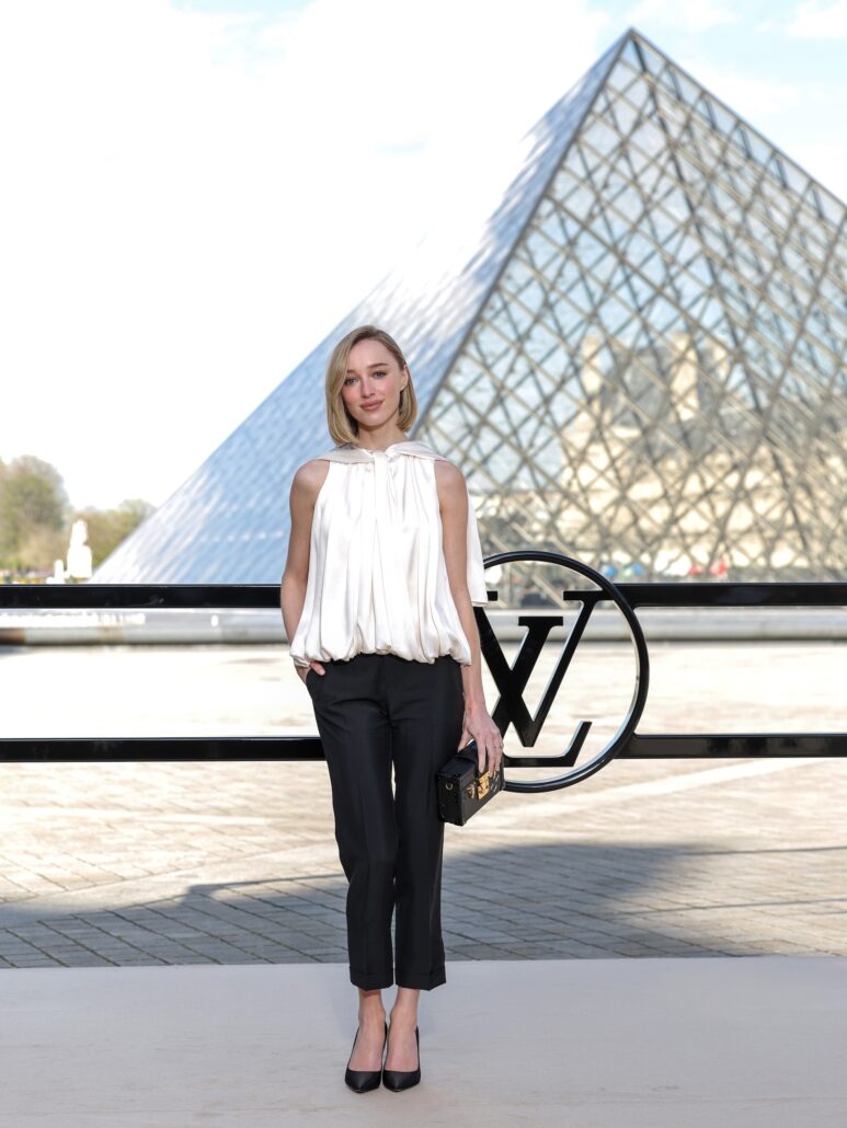 16 PHOEBE DYNEVOR 1