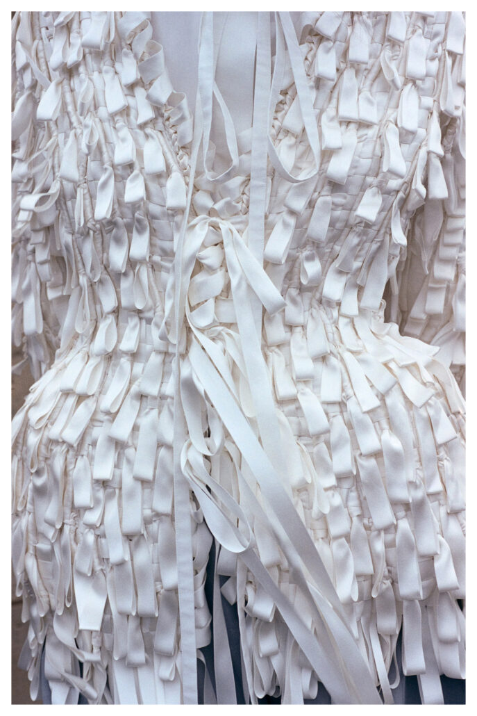 DIOR WOMAN FALL26 PRESS LOOK 002 DETAIL 02