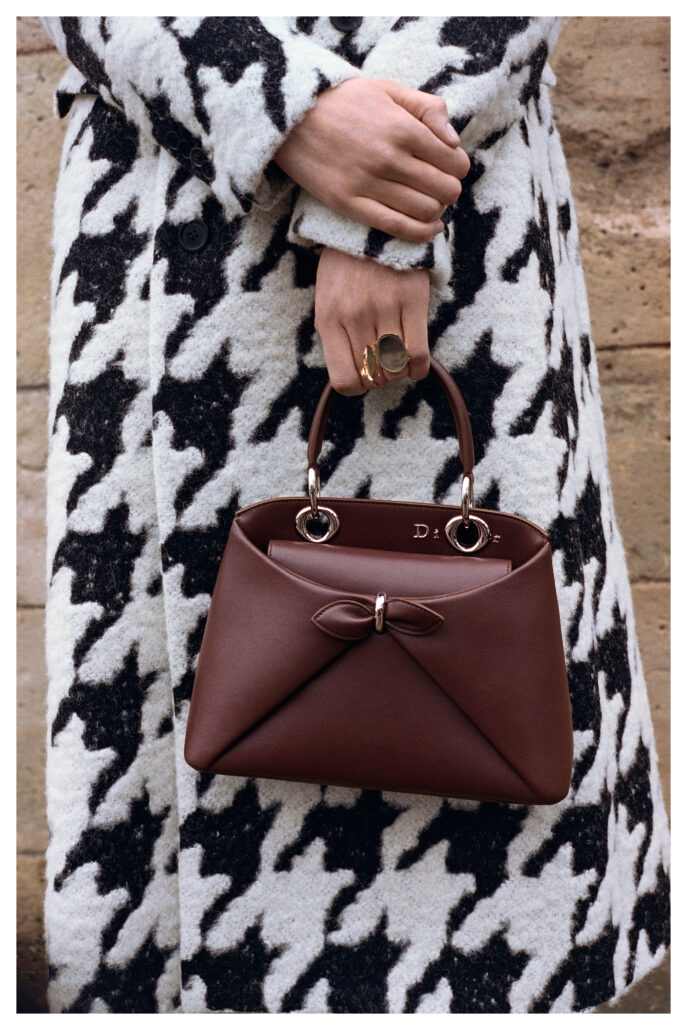DIOR WOMAN FALL26 PRESS LOOK 006 DETAIL 01
