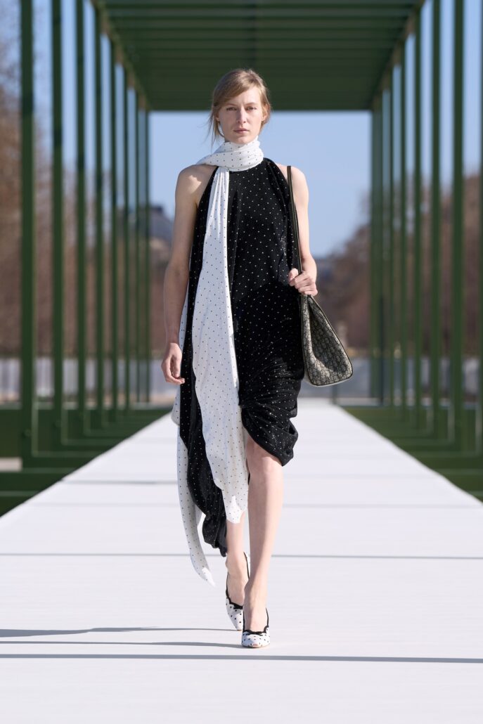 DIOR W RTW FW2627 FRONT LOOK 09 2x3