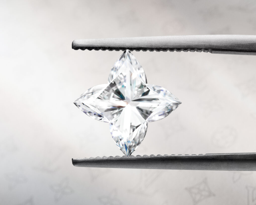JHJ SAVOIR FAIRE26 LV DIAMONDS STARCUT NO LOGO 300 DIGITAL PRESS KIT 2000x1600