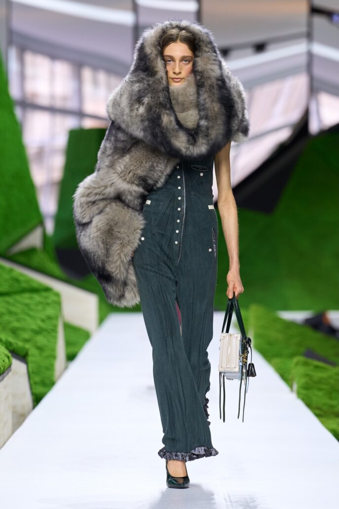 LOOK 17