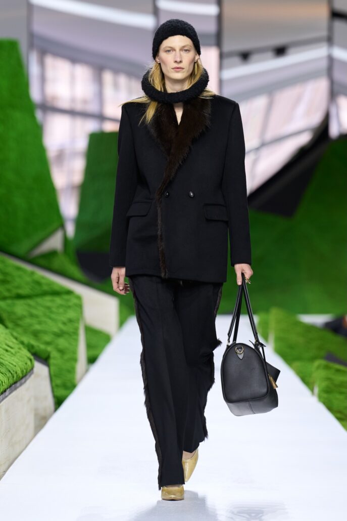 LOOK 26
