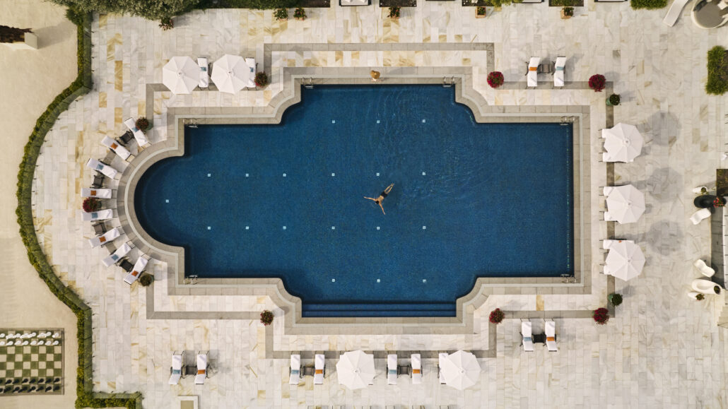 MM 25 COMO Le Beauvallon pool drone