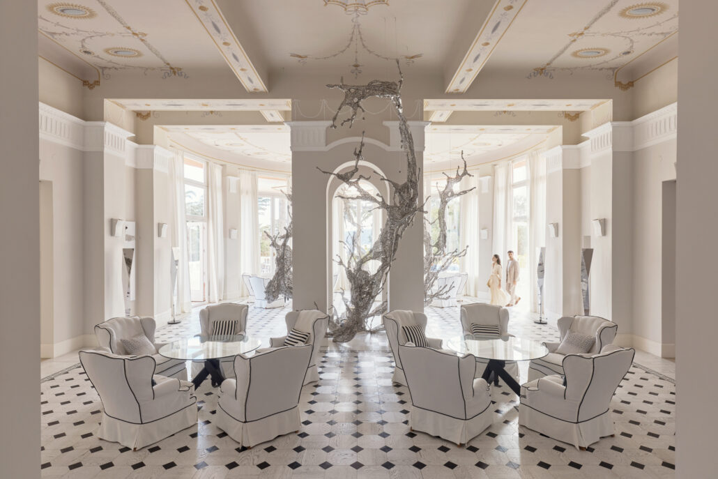 MM 25 Lobby 2 with models