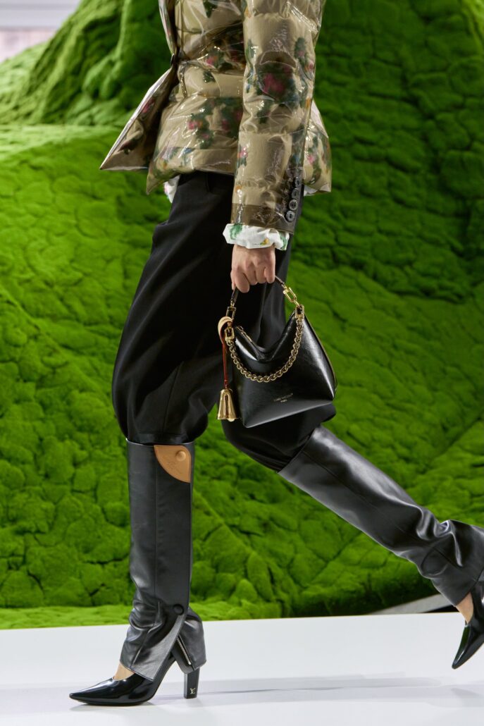 WOMENFW26 RUNWAY DETAILS 024