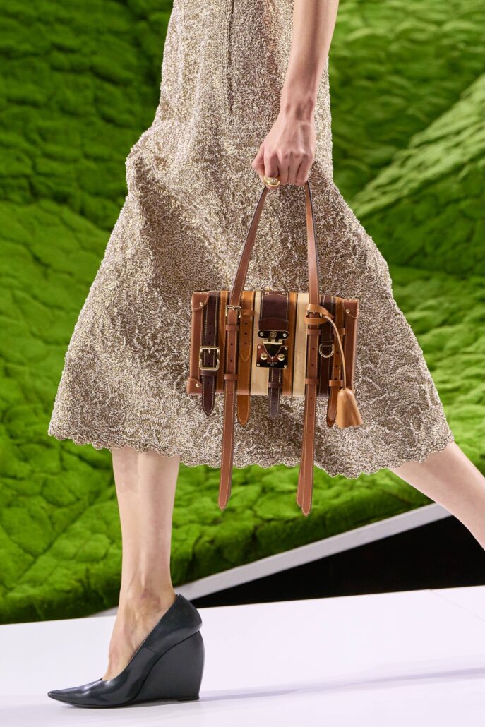 WOMENFW26 RUNWAY DETAILS 031