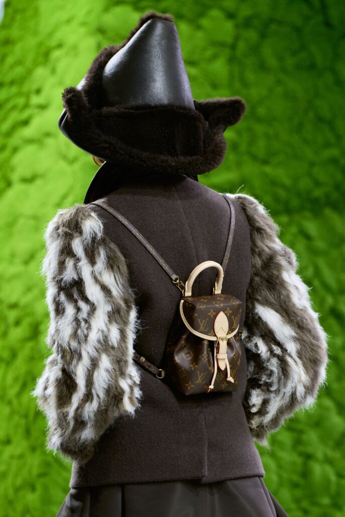 WOMENFW26 RUNWAY DETAILS 068