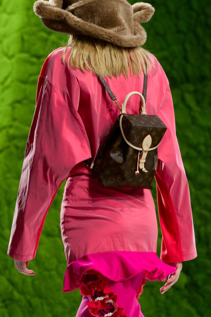 WOMENFW26 RUNWAY DETAILS 091