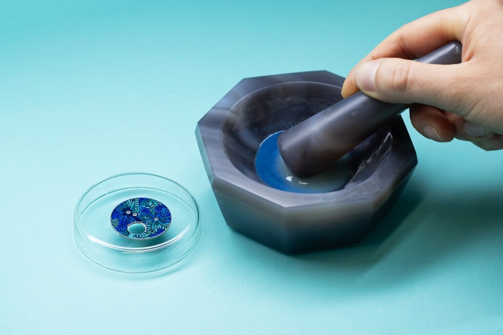 Craftmanship Paradise Bird 1. Making of the Blue Enamel Powder