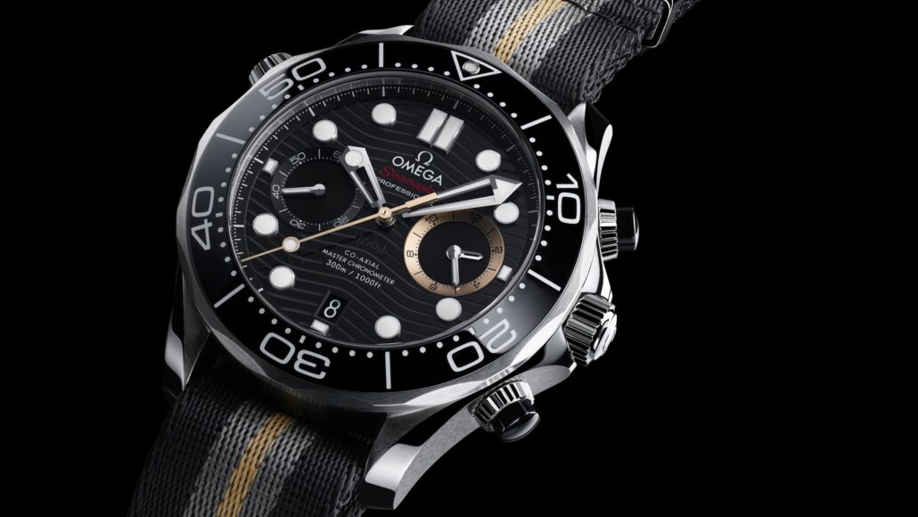 OMEGA 2026 Seamaster Diver 300M Chronograph 007 First Light 210.32.44.51.01.002 Close Up Compteur 16 9