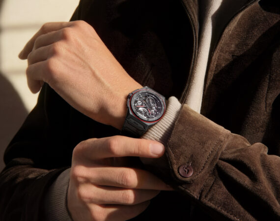 Rotondo UltraFino Carbon on the wrist