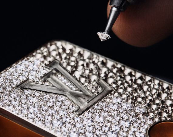 WHW LAUNCH26 LV TRUCK HIGH END SAVOIR FAIRE LV Trucks 0452 NO LOGO 300 1920x1080