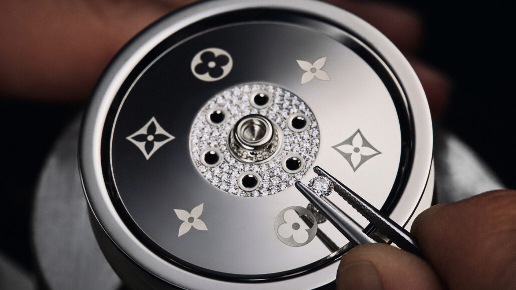 WHW LAUNCH26 LV TRUCK HIGH END SAVOIR FAIRE LV Trucks 0554 NO LOGO 300 1920x1080