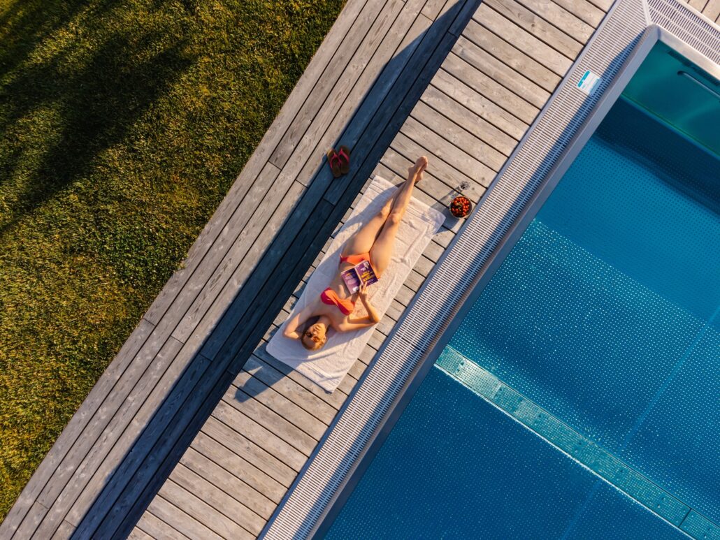 am pool entspannen c karin bergmann ratscher landhaus