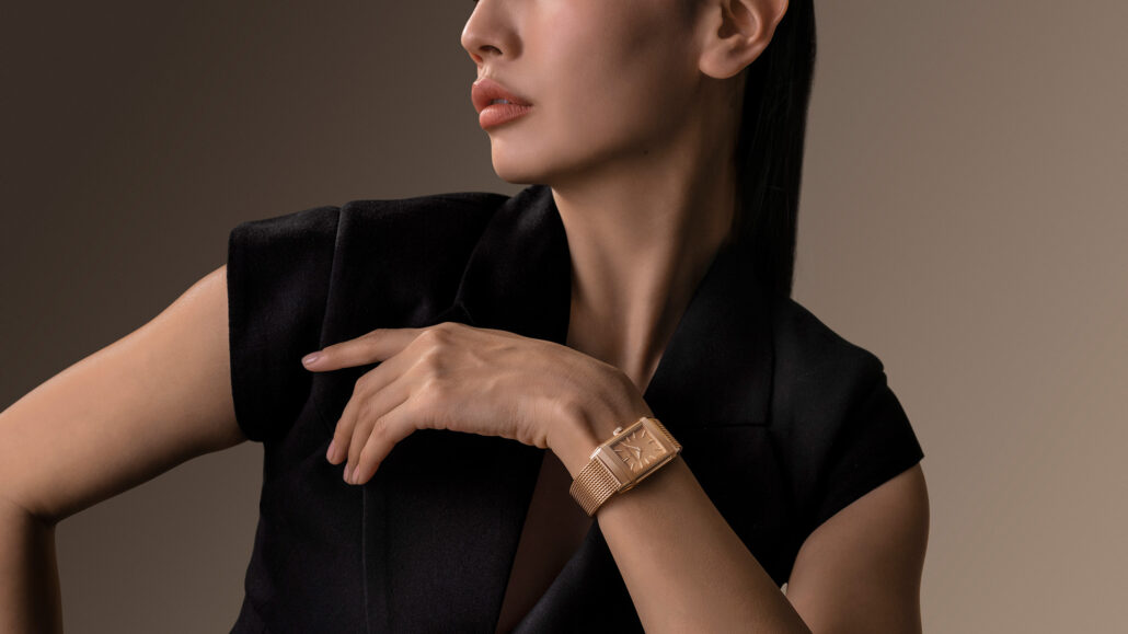 2026 q1 q716216j reverso tribute ordeco wristshot2. srgb 16 9