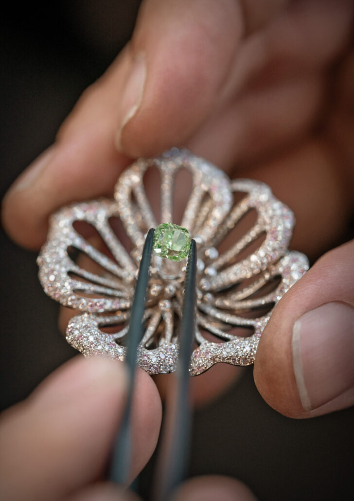 82A681 1001 Red Carpet Collection Ring making of 2 1