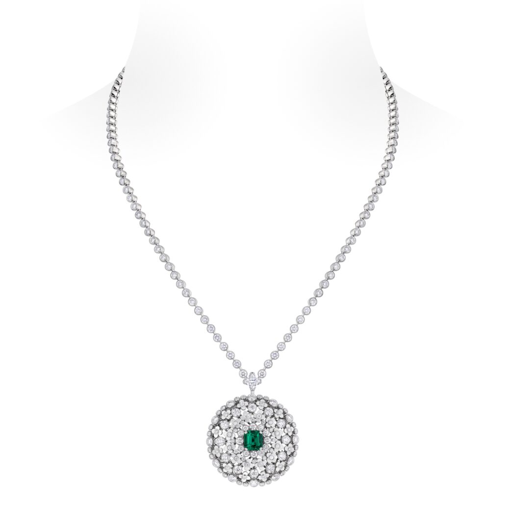 MESMERISM PENDANT. LOUIS VUITTON MYTHICA COLLECTION LOUIS VUITTON HIGH JEWELRY