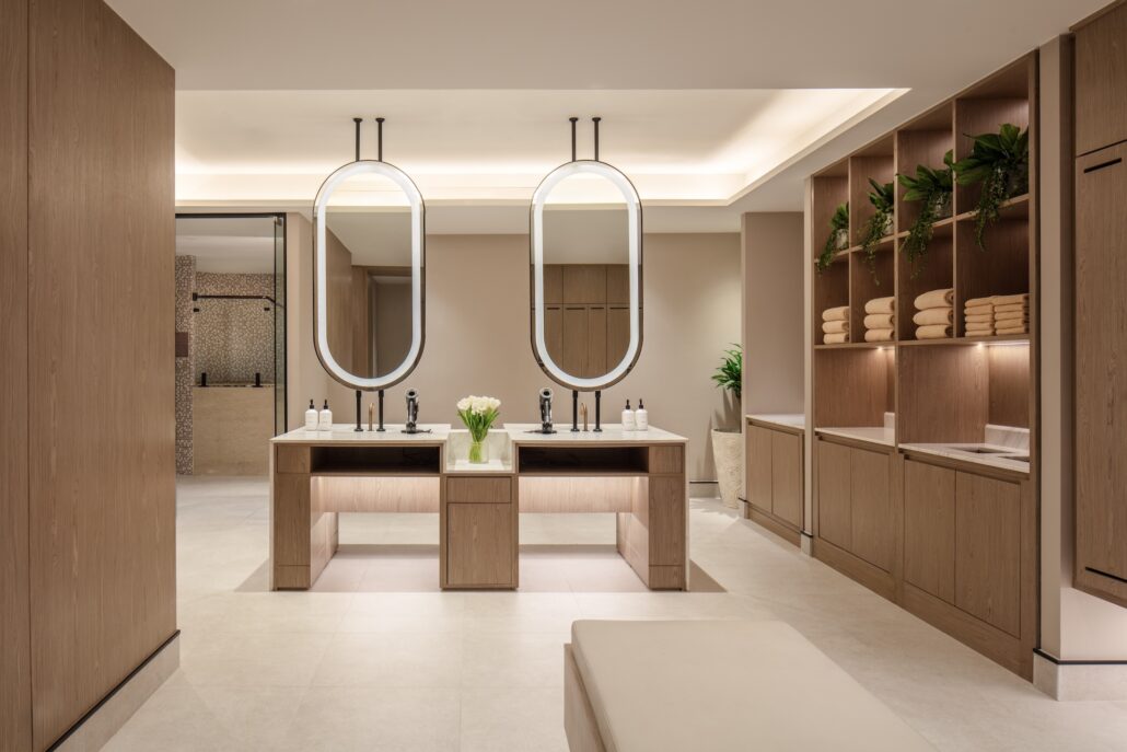 Anantara Siam Bangkok Hotel Health Club Locker Room