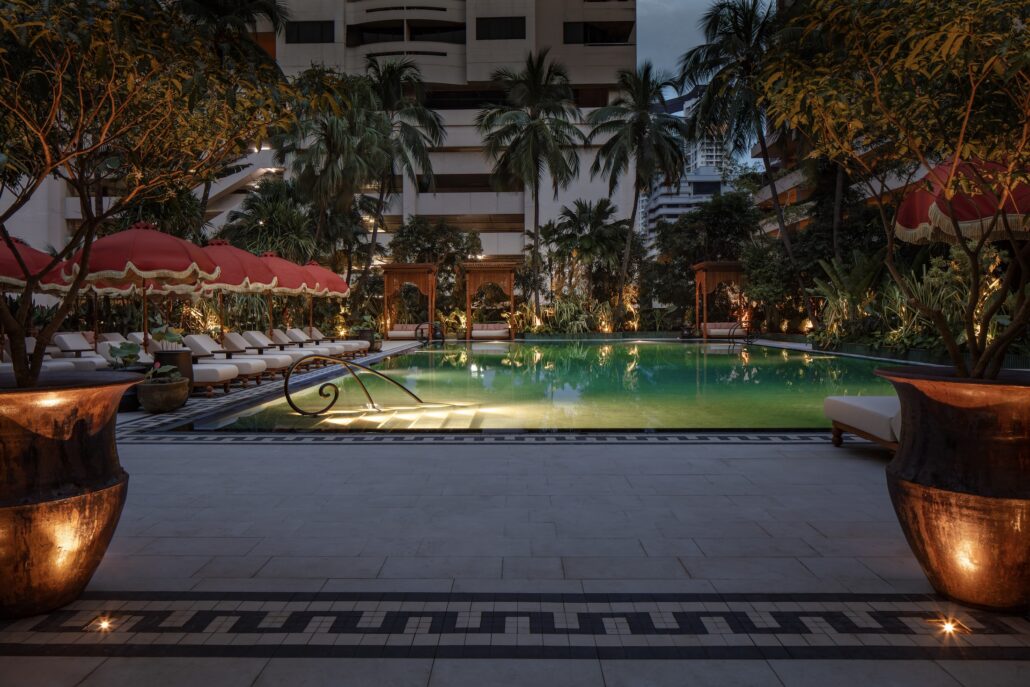 Anantara Siam Bangkok Hotel Pool View Night