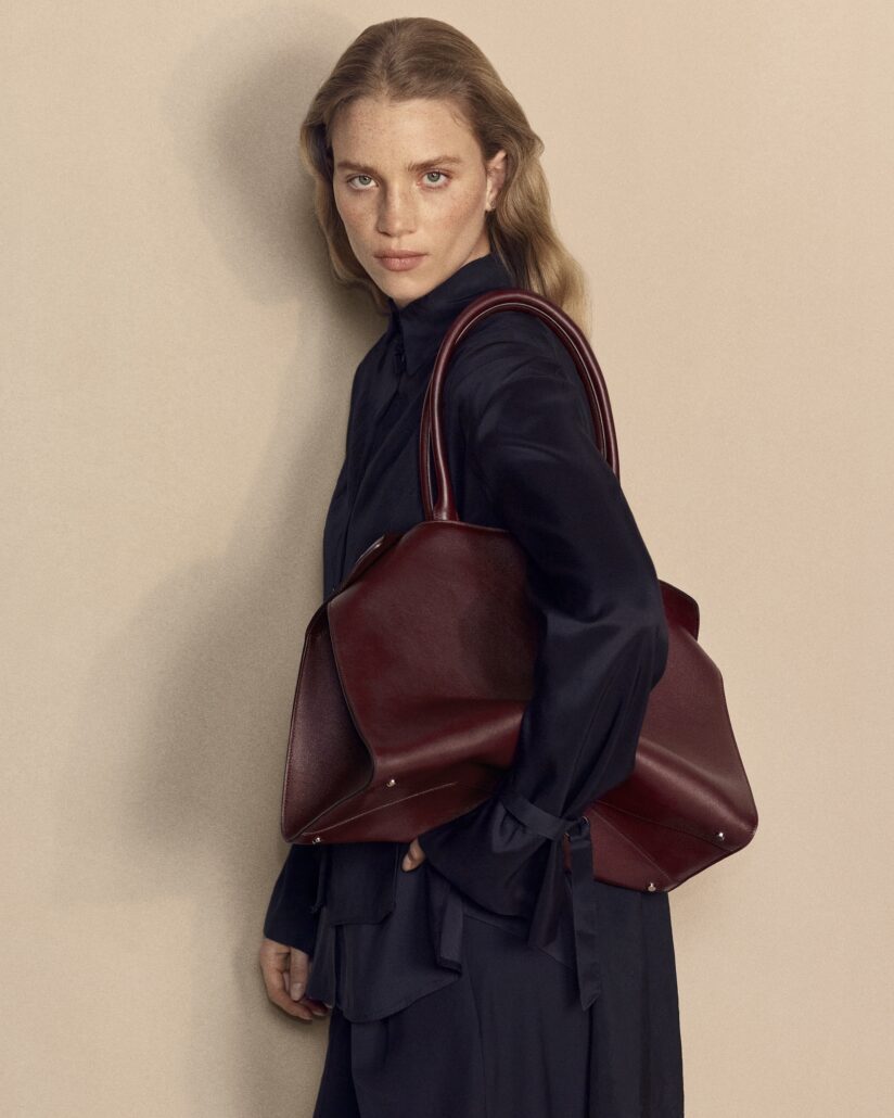 Cartier Clash Tote Bag MARK KEAN for Cartier rights until 31 Aug 2028 2