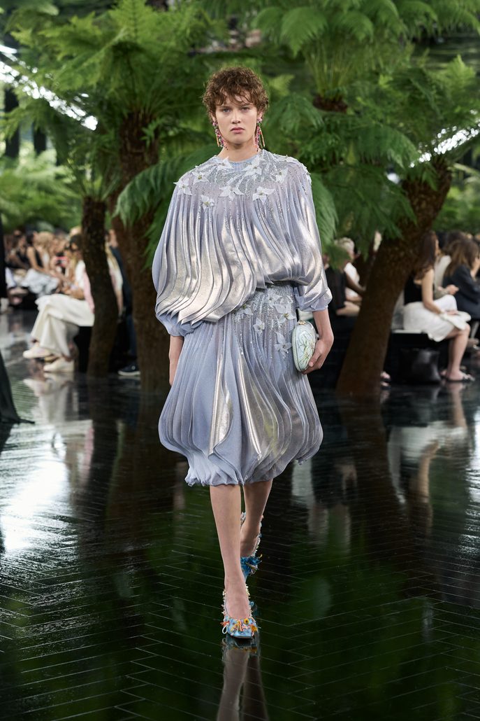 DIOR HC FW2627 FRONT LOOK 04 2x3 687x1030 1