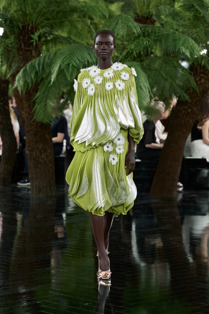 DIOR HC FW2627 FRONT LOOK 05 2x3 687x1030 1
