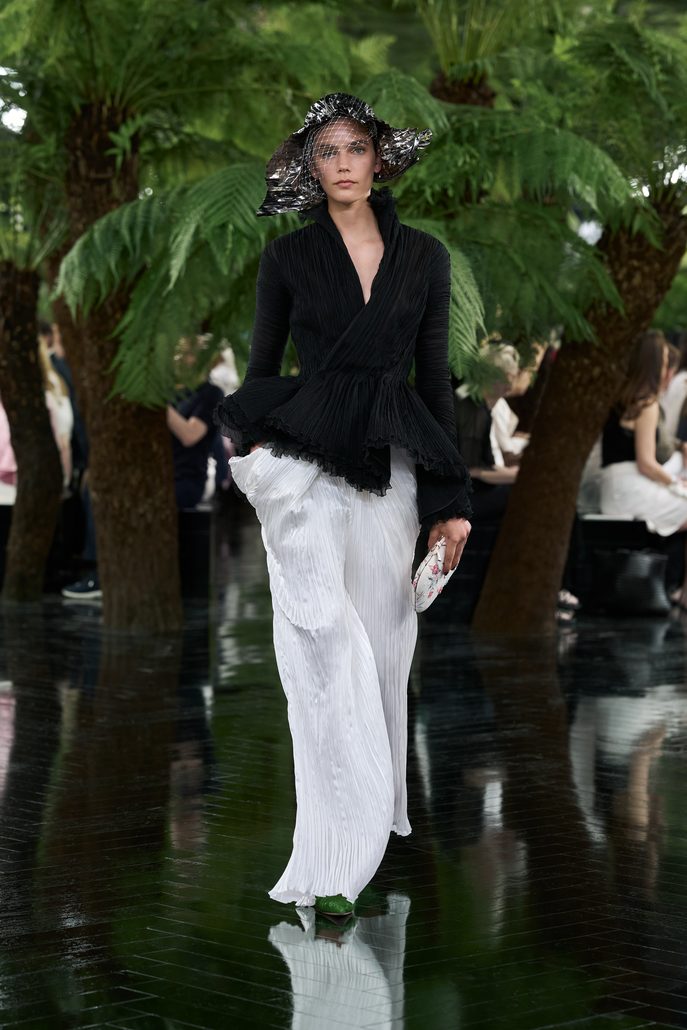 DIOR HC FW2627 FRONT LOOK 06 2x3 687x1030 1
